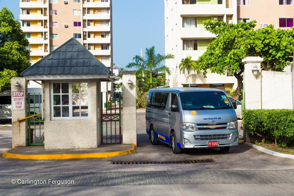 Turtle Towers Aparthotel โอโชรีโอส ภายนอก รูปภาพ